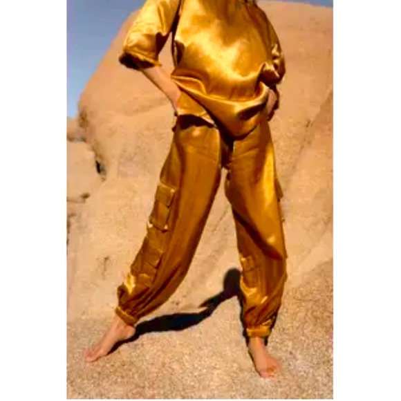 Rachel Zoe silky gold cargo joggers - Picture 1 of 12
